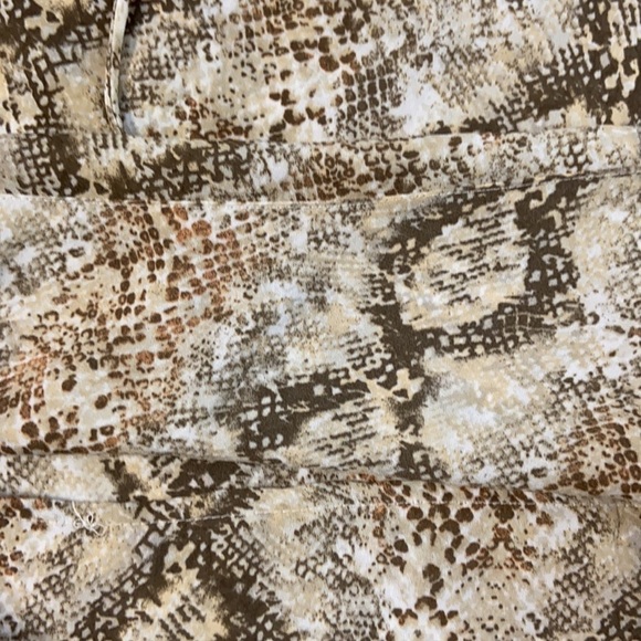 STACCATO Animal Print V-Neck Faux Wrap Front Animal Print Long Sleeve Blouse - Picture 11 of 14